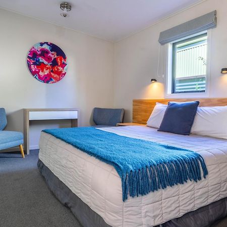Bed and Breakfast Shakespeare House Te Anau Esterno foto