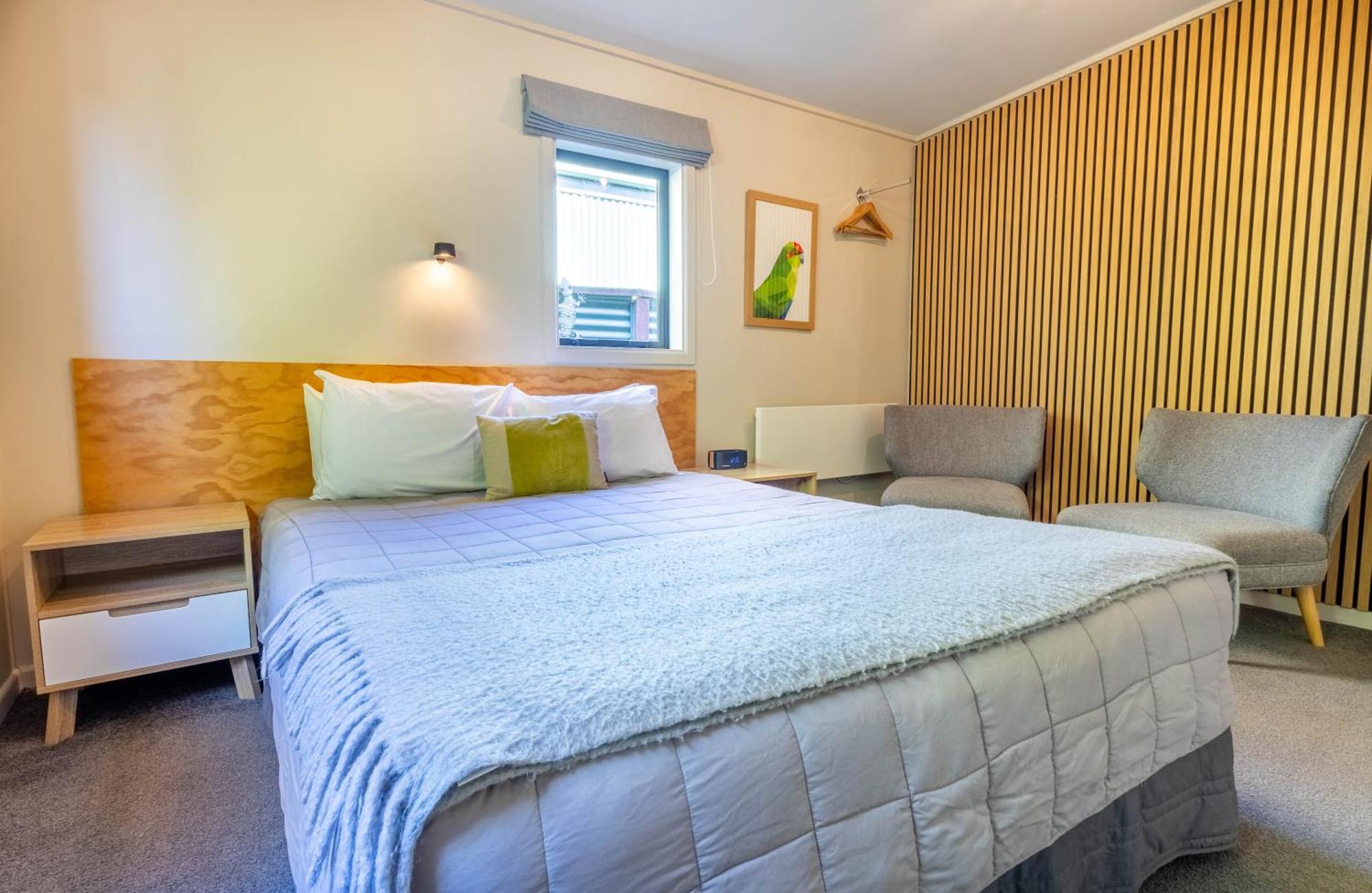Bed and Breakfast Shakespeare House Te Anau Esterno foto
