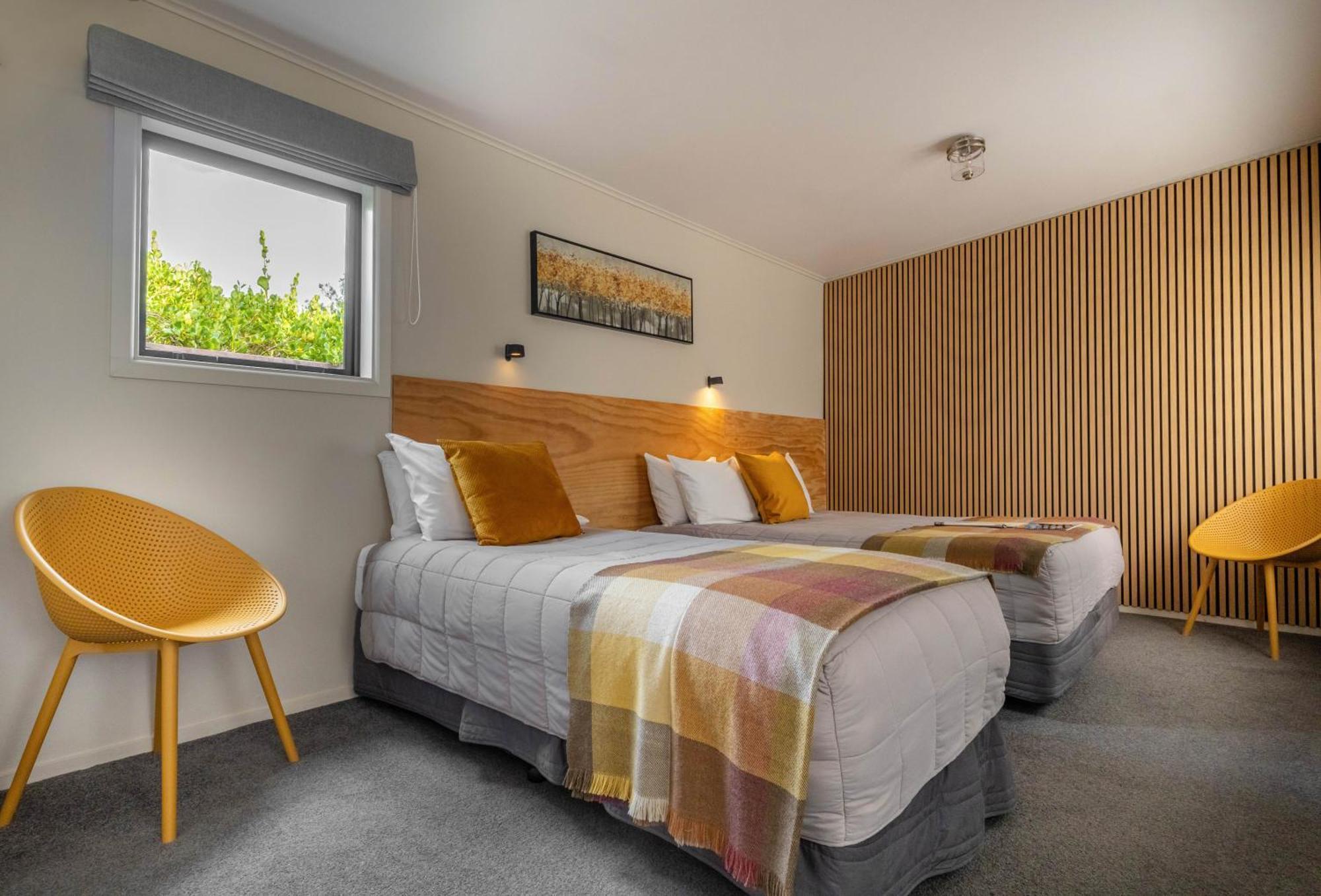 Bed and Breakfast Shakespeare House Te Anau Esterno foto