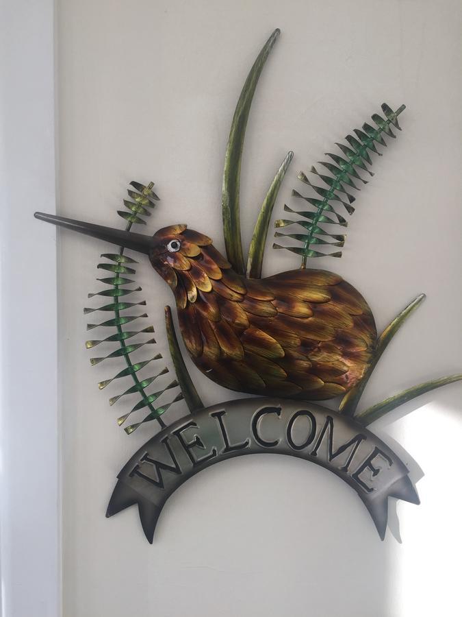 Bed and Breakfast Shakespeare House Te Anau Esterno foto