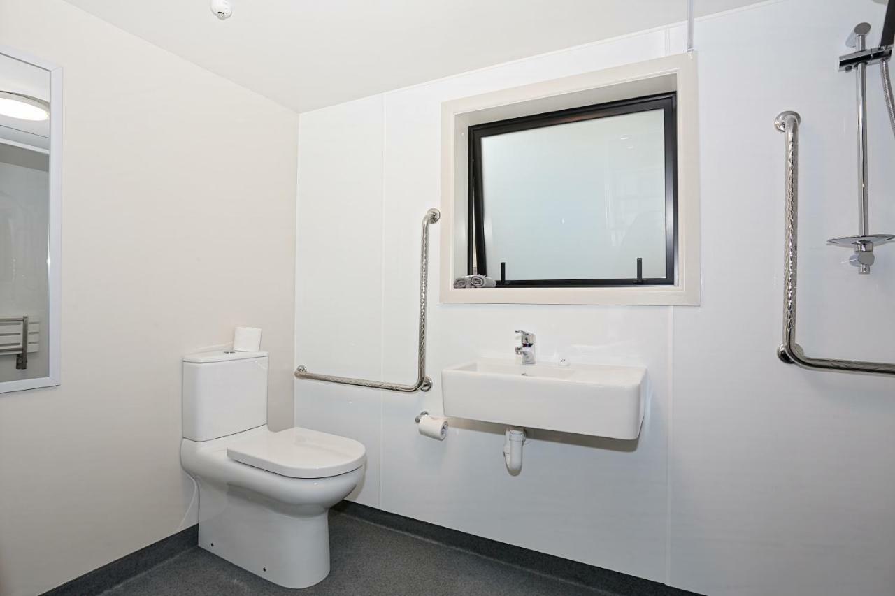Bed and Breakfast Shakespeare House Te Anau Esterno foto