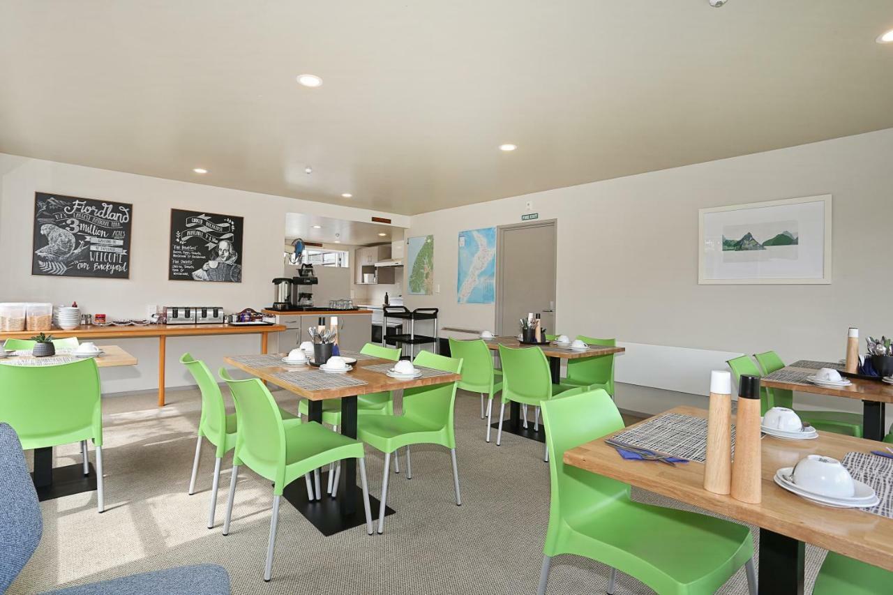 Bed and Breakfast Shakespeare House Te Anau Esterno foto