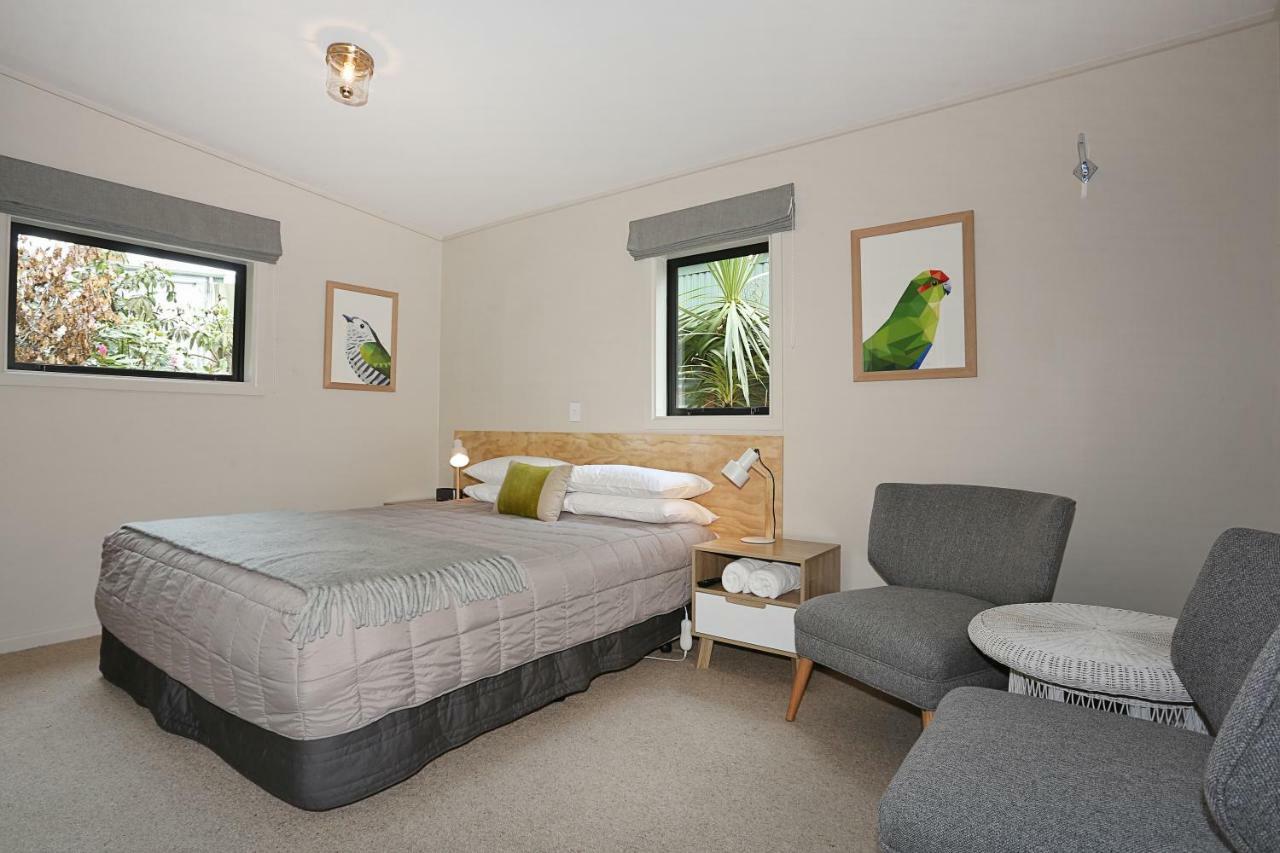 Bed and Breakfast Shakespeare House Te Anau Esterno foto