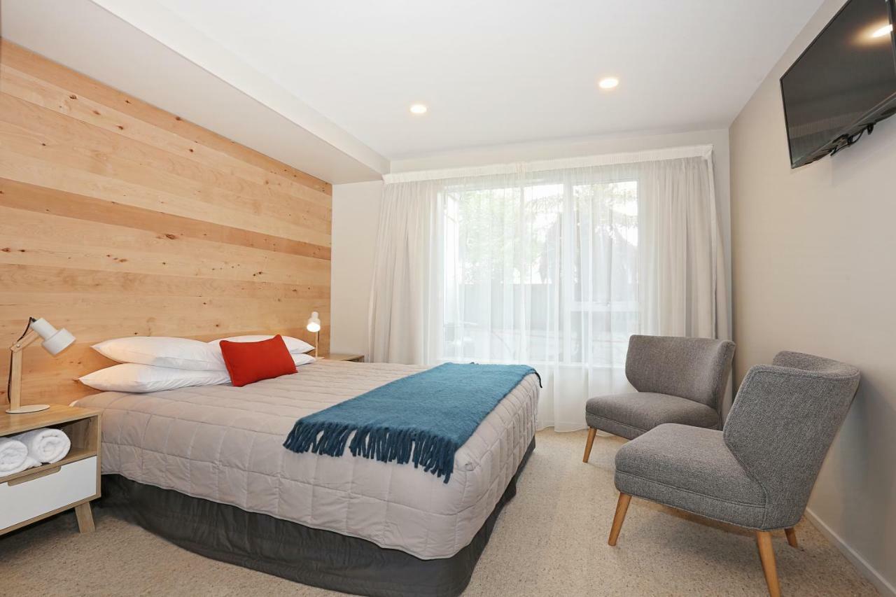Bed and Breakfast Shakespeare House Te Anau Esterno foto